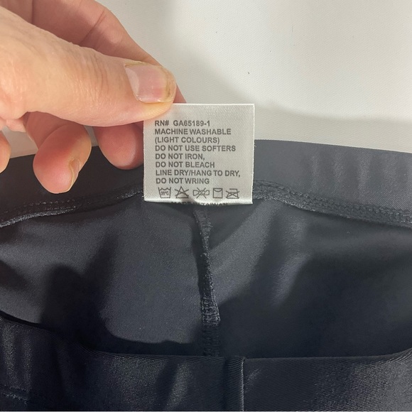 Bellwether Women’s Black Cycling Built-In Chamois for Comfort, Elastic Waist; XL - Picture 15 of 16